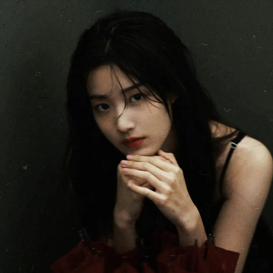 皮裘大衣女人